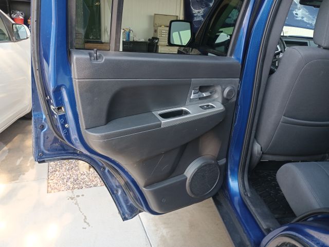 2009 LIBERTY 4X4 (7).jpg